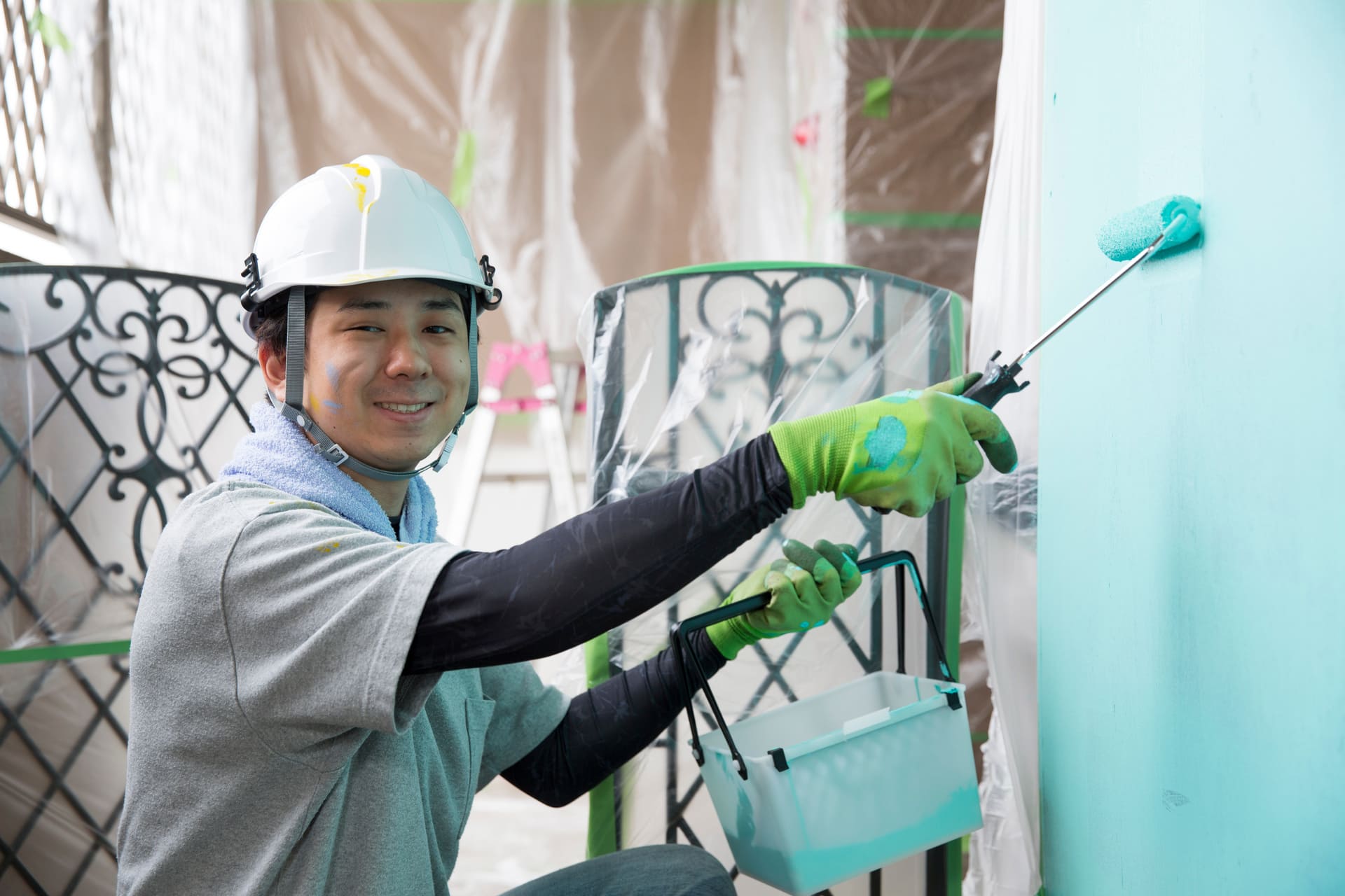 屋根や外壁の劣化を防ぐための定期的なケアと丁寧な点検作業